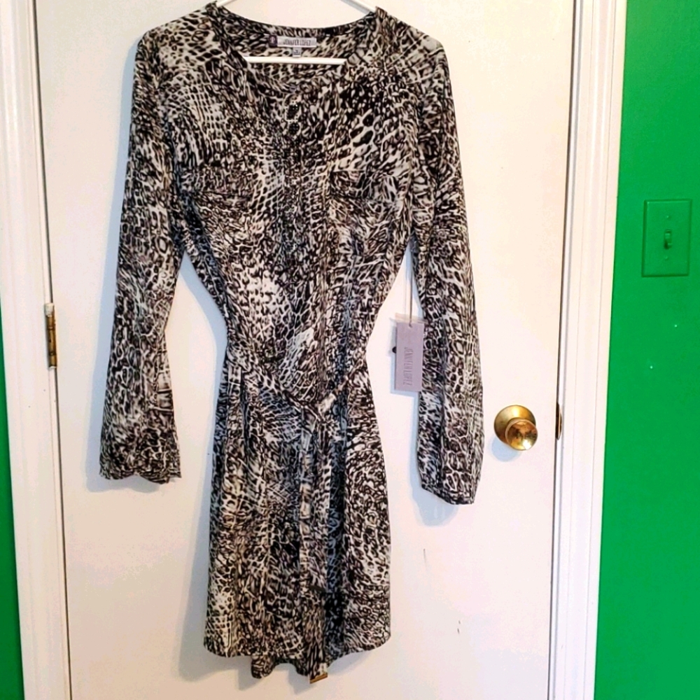 NEW Jennifer Lopez women 16 long sleeve white and black leopard print si…